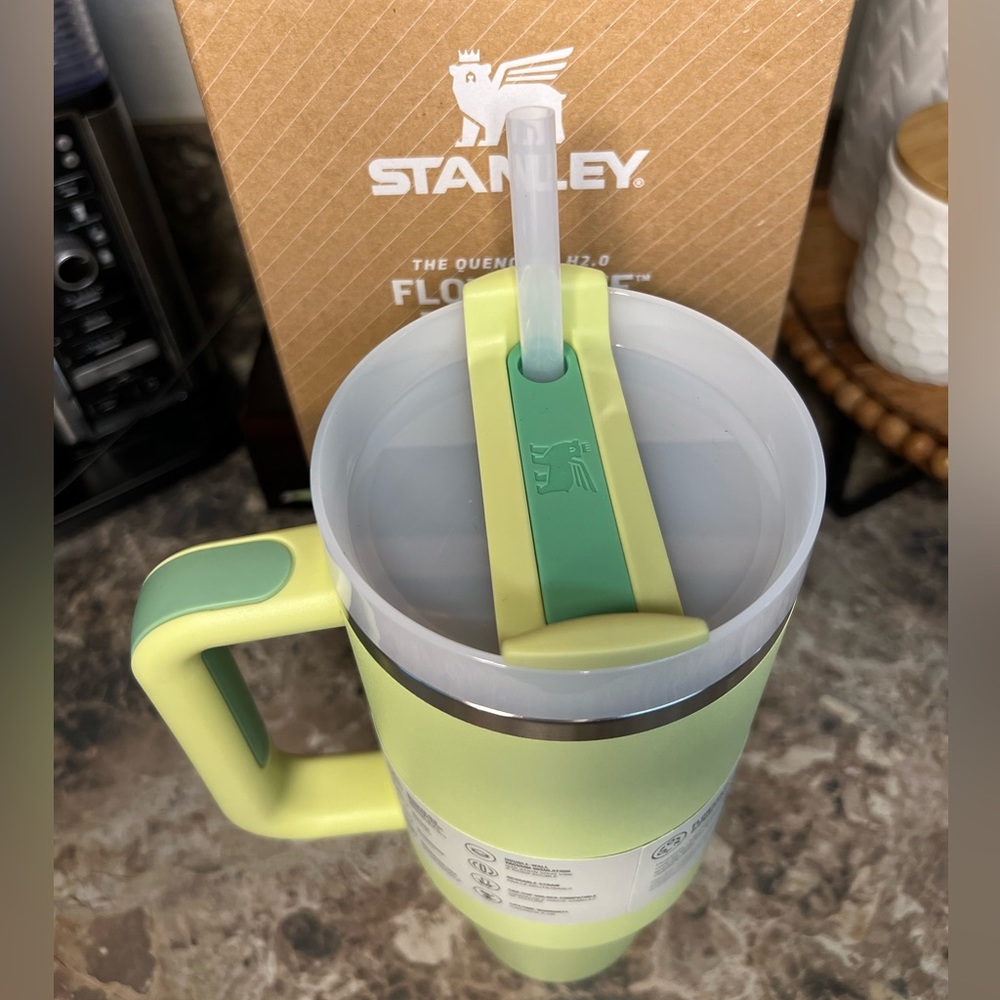 THE QUENCHER H2.0 FLOWSTATE TUMBLER | 40 OZ- Citron - Picture 8 of 9